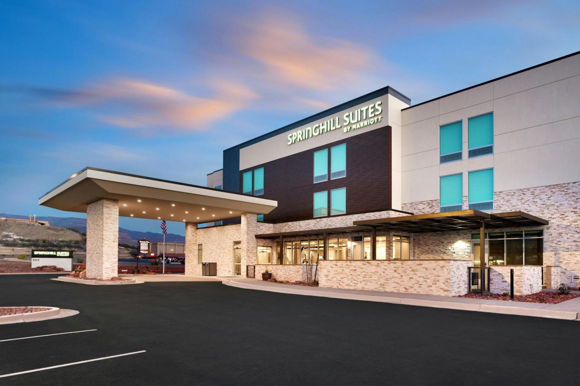 Springhill Suites By Marriott Cottonwood Exterior photo